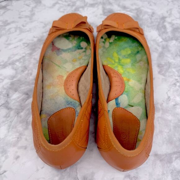 Elegant Tan Quilted Ballet Flats - Picture 10 of 13